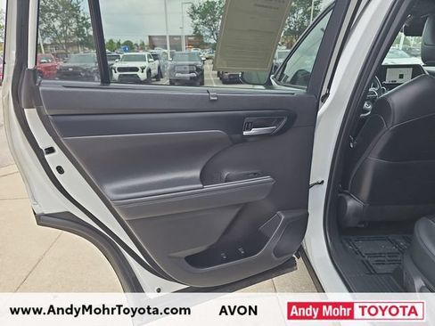 Used 2023 Toyota Highlander XSE AWD/4WD image 31
