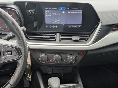Used 2024 Chevrolet Trax RS image 12