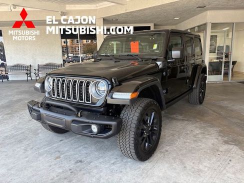 Used 2025 Jeep Wrangler Unlimited Sahara AWD/4WD image 9