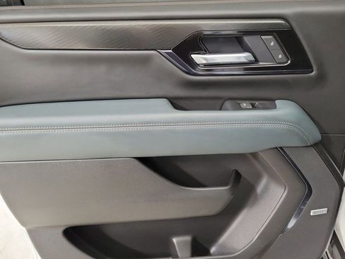 Certified 2025 GMC Yukon XL AT4 w/ AT4 Premium Plus Package image 21