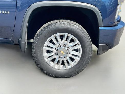 Used 2022 Chevrolet Silverado 2500 High Country w/ Z71 Off-Road Package AWD/4WD image 43