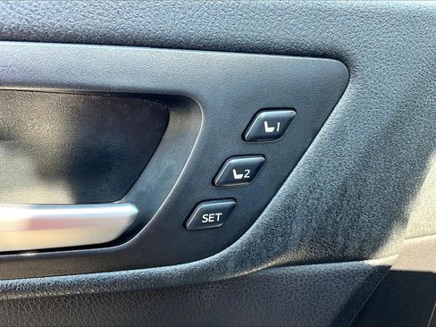 Used 2017 Toyota Highlander Limited Platinum FWD image 38