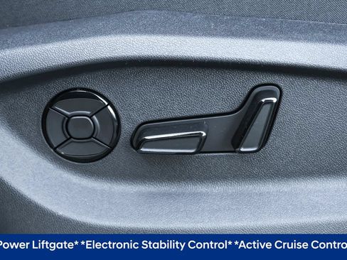 Used 2026 Volkswagen Tiguan SE AWD/4WD image 8