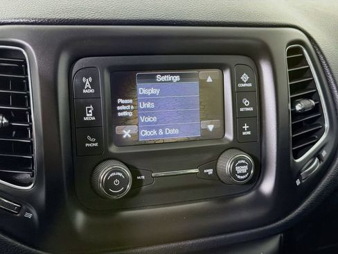 Used 2018 Jeep Compass Sport FWD image 32
