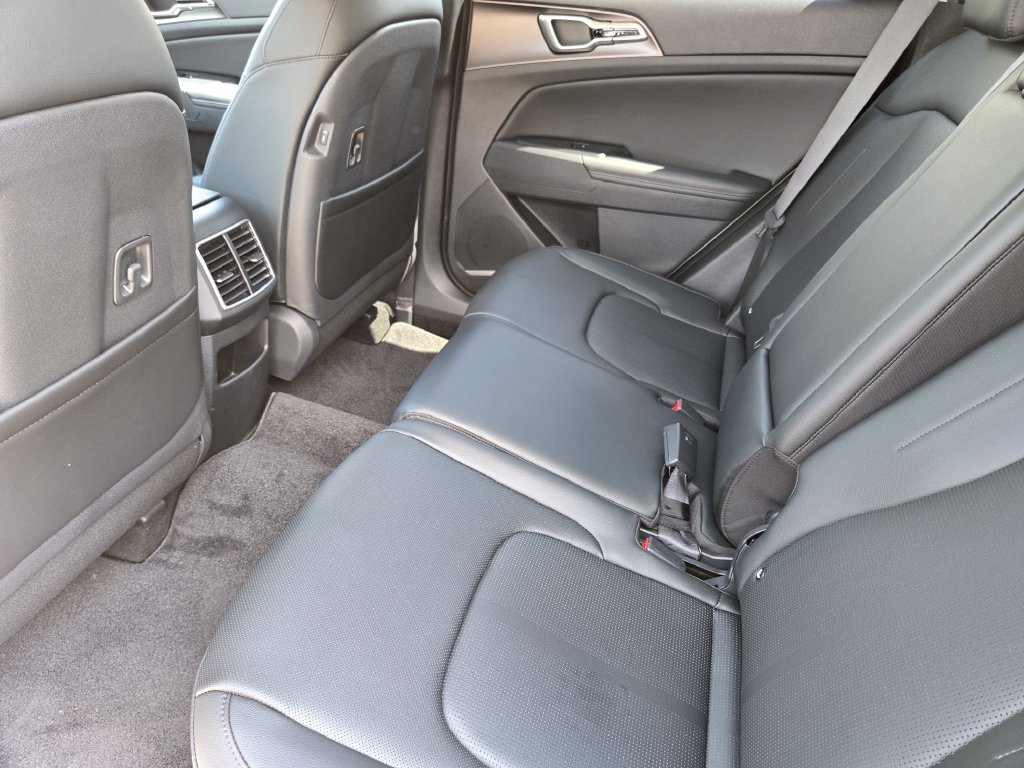 New 2026 Kia Sportage EX w/ EX Panorama Roof Package FWD image 21