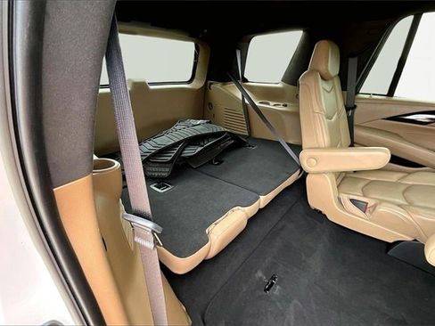 Used 2019 Cadillac Escalade Platinum image 30