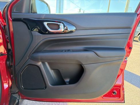 New 2026 Jeep Compass Latitude image 22