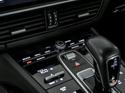 Used 2019 Porsche Cayenne Turbo image 36