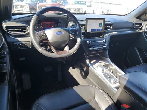 Used 2020 Ford Explorer XLT w/ Equipment Group 202A image 10