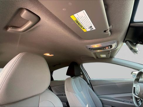 Used 2024 Hyundai Elantra SEL FWD image 12