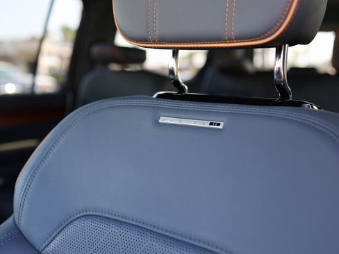 Used 2023 Jeep Grand Wagoneer Series II image 23