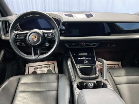 Used 2024 Porsche Cayenne image 33