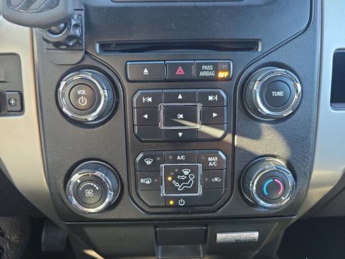 Used 2013 Ford F150 XLT w/ Luxury Equipment Group image 21