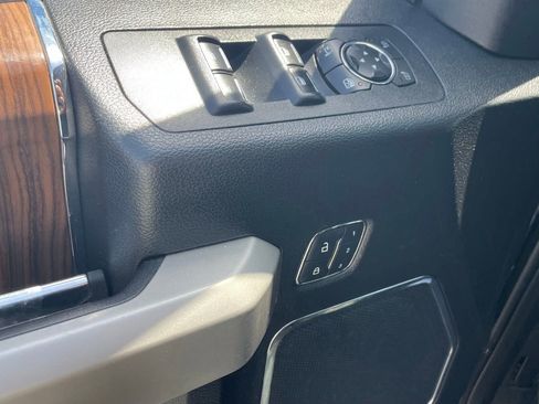 Used 2015 Ford F150 Lariat AWD/4WD image 37