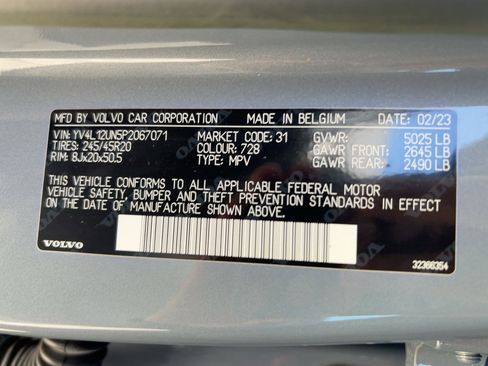 Certified 2023 Volvo XC40 B5 Plus w/ Climate Package image 18