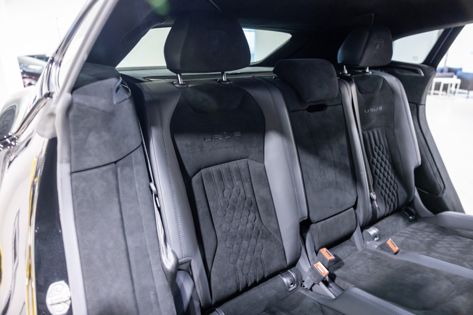 Used 2024 Lamborghini Urus Performante AWD/4WD image 34