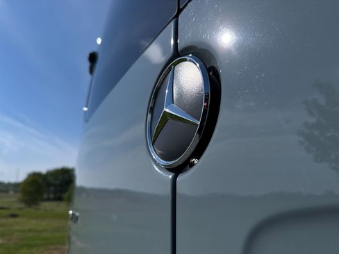 Used 2024 Mercedes-Benz Sprinter 2500 image 25