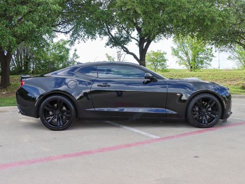 Used 2018 Chevrolet Camaro SS image 8