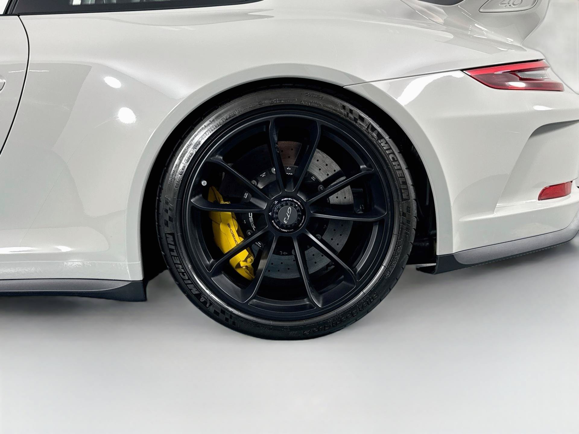 Used 2018 Porsche 911 GT3 RWD image 30