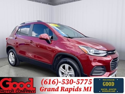 Used 2022 Chevrolet Trax LT w/ LT Convenience Package AWD/4WD image 1