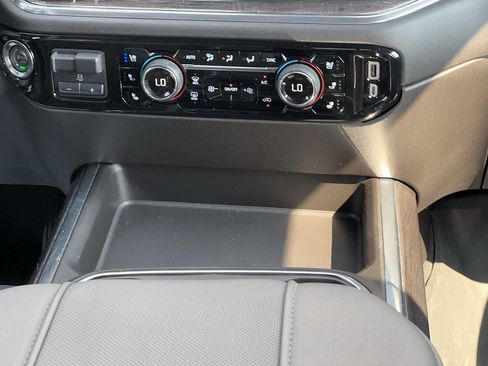 Used 2025 Chevrolet Silverado 2500 LTZ w/ LTZ Plus Package AWD/4WD image 15