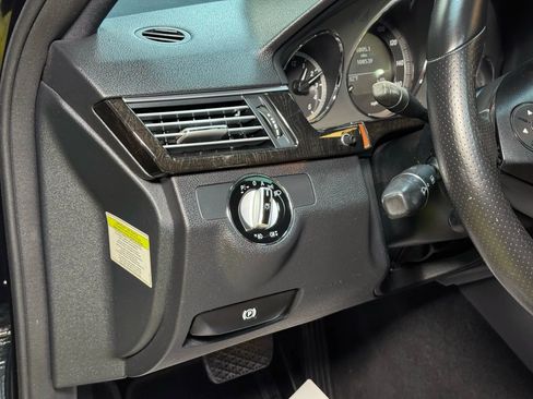 Used 2010 Mercedes-Benz E 550 Sedan image 36