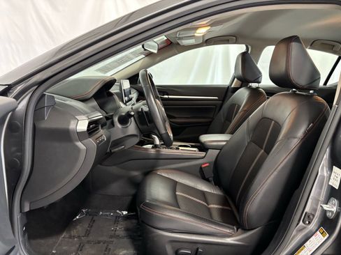 Used 2024 Nissan Altima 2.5 SR image 12