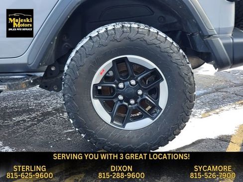 Used 2018 Jeep Wrangler Unlimited Rubicon w/ Cold Weather Group image 14