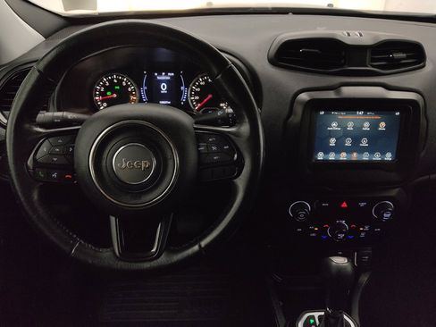 Used 2018 Jeep Renegade Altitude FWD image 22