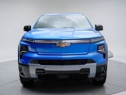 New 2025 Chevrolet Silverado EV LT image 14