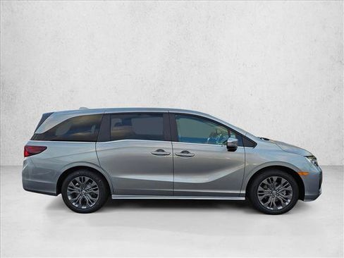 New 2026 Honda Odyssey Touring image 4