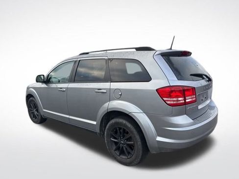 Used 2020 Dodge Journey SE w/ SE Popular Equipment Group image 3