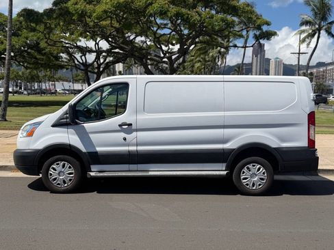 Used 2019 Ford Transit 250 130 Low Roof w/ Exterior Upgrade Package RWD image 2