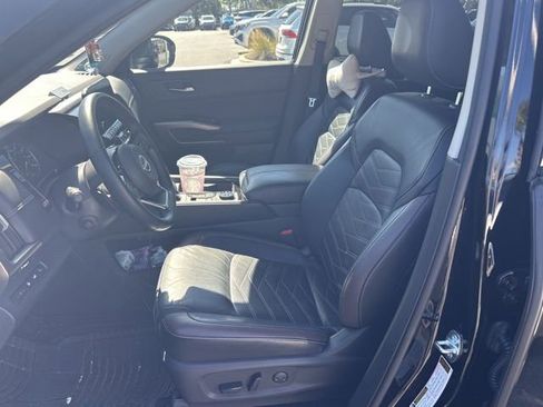 Used 2022 Nissan Pathfinder Platinum w/ Cargo Package image 11