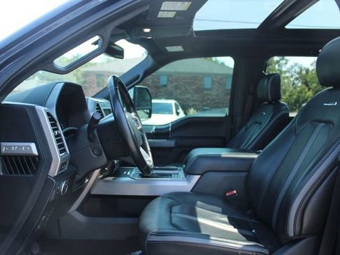 Used 2018 Ford F150 Platinum w/ Equipment Group 701A Luxury AWD/4WD image 13