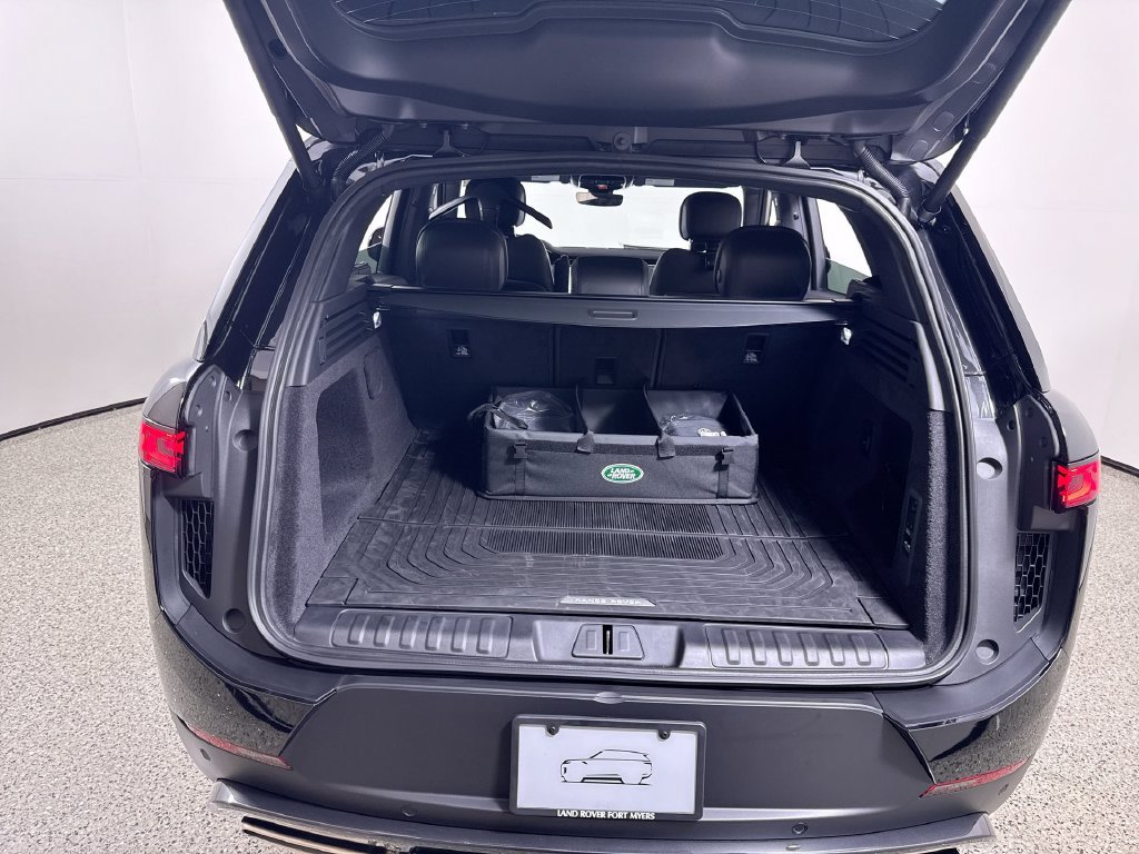 New 2027 Land Rover Range Rover Sport SE AWD/4WD image 21