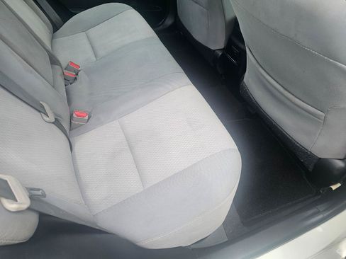 Used 2015 Toyota Corolla LE FWD image 18