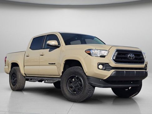Used 2020 Toyota Tacoma SR5 image 2
