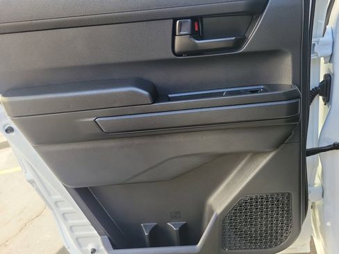 Used 2025 Toyota Tacoma SR5 image 15