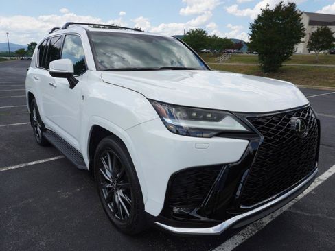 Used 2023 Lexus LX 600 F Sport w/ Accessory Package (Z1) AWD/4WD image 3
