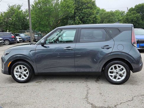Used 2025 Kia Soul LX image 2