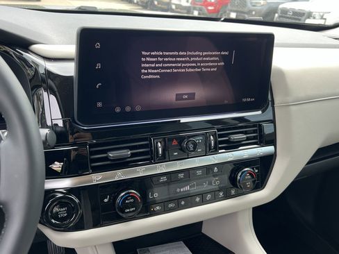 New 2026 Nissan Pathfinder SL AWD/4WD image 10