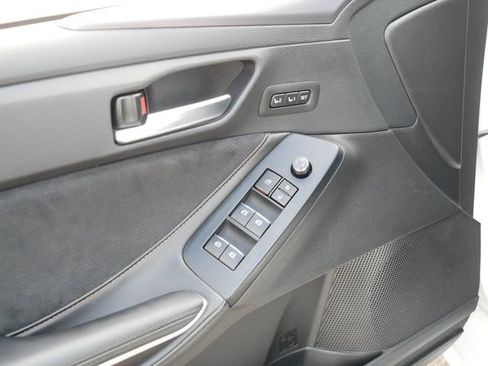 Used 2022 Toyota Avalon Touring FWD image 16