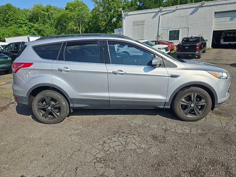 Used 2016 Ford Escape SE w/ Equipment Group 201A AWD/4WD image 8