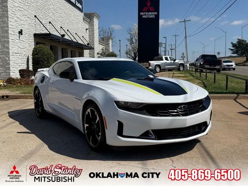 Used 2023 Chevrolet Camaro LT image 1