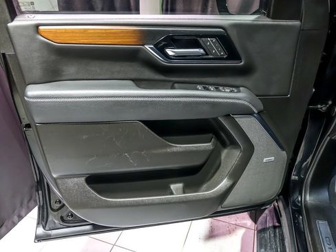 Used 2025 GMC Yukon Denali image 27