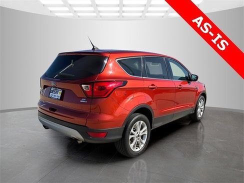 Used 2019 Ford Escape SE image 4