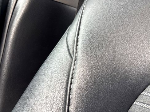 Used 2020 Toyota Camry SE image 4