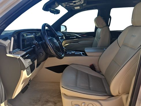 Used 2023 Cadillac Escalade Premium Luxury AWD/4WD image 10