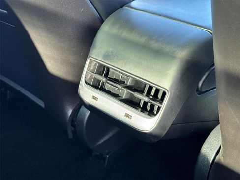 Used 2020 Tesla Model 3 Standard Range Plus image 18